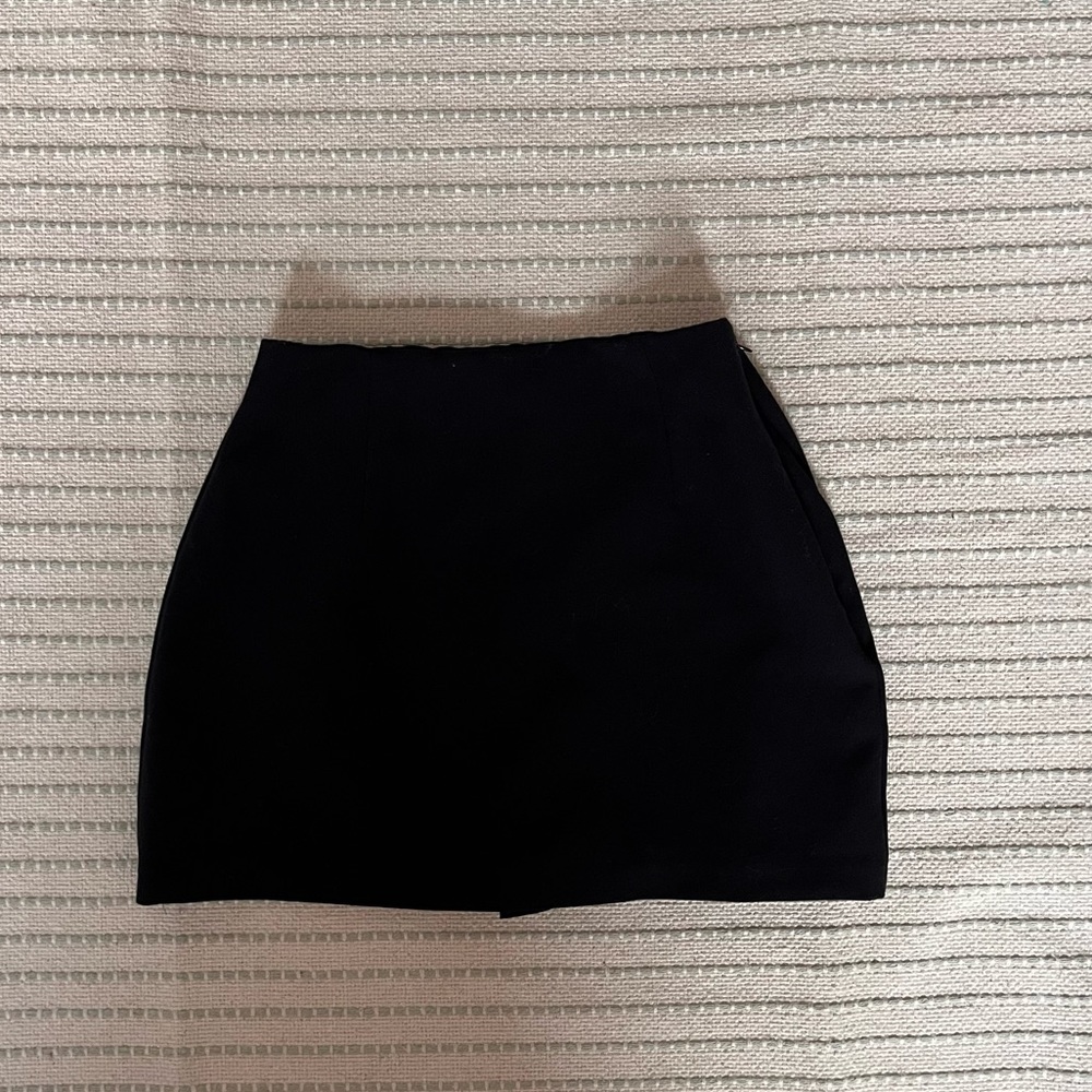 The A&F Scarlett Mini Skort